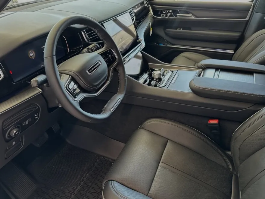 2024 Jeep Grand Wagoneer L photo 9