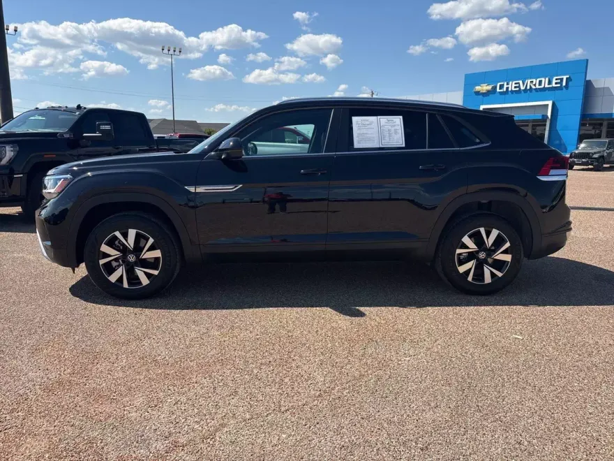 2023 Volkswagen Atlas Cross Sport SE photo 1