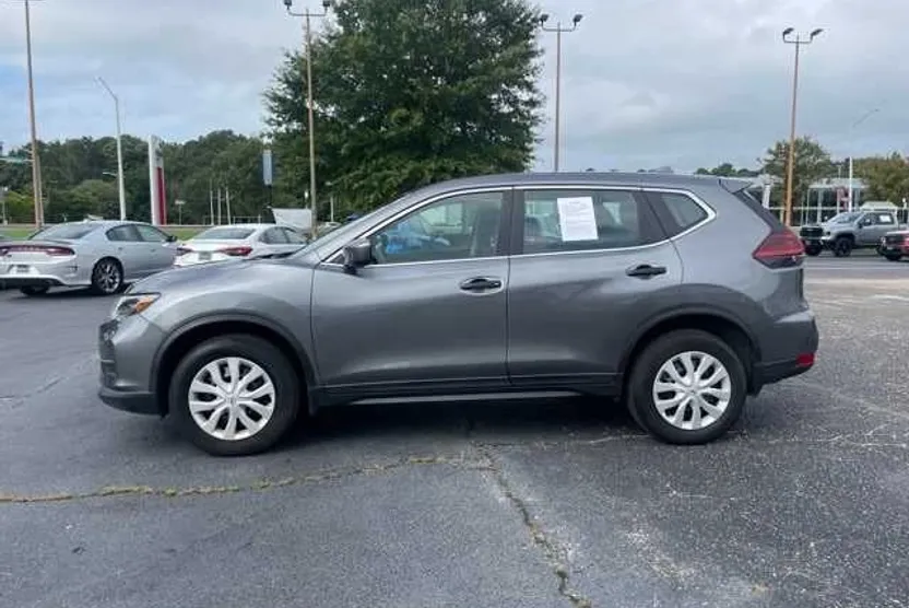 2020 Nissan Rogue S photo 1
