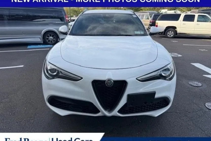 2022 Alfa Romeo Stelvio Sprint photo 1
