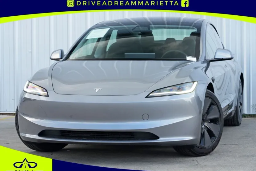2025 Tesla Model 3 Long Range photo 1