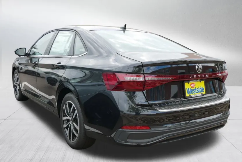 2025 Volkswagen Jetta SE photo 1