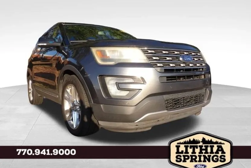 2016 Ford Explorer XLT photo 1