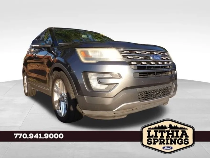 2016 Ford Explorer XLT photo 1