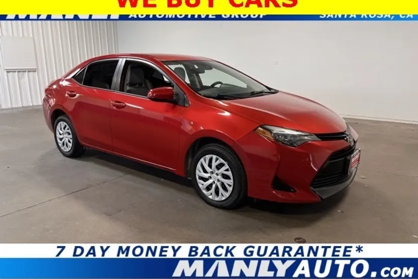 2018 Toyota Corolla LE photo 1