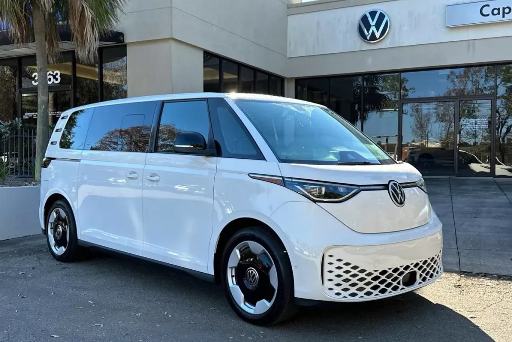 2025 Volkswagen ID. Buzz Pro S photo 1