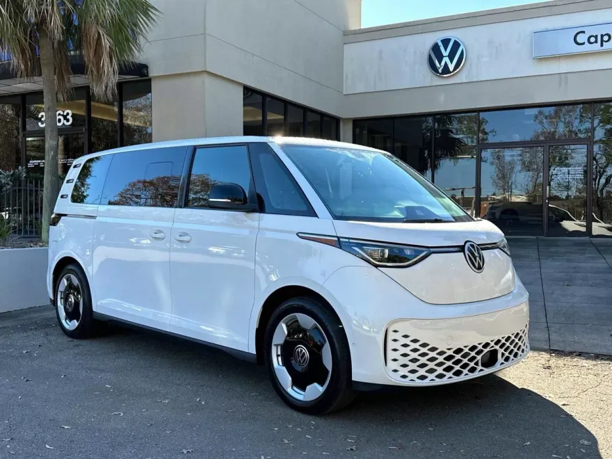 2025 Volkswagen ID. Buzz Pro S photo 1
