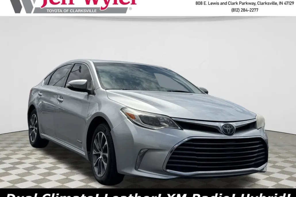2018 Toyota Avalon Hybrid photo 1