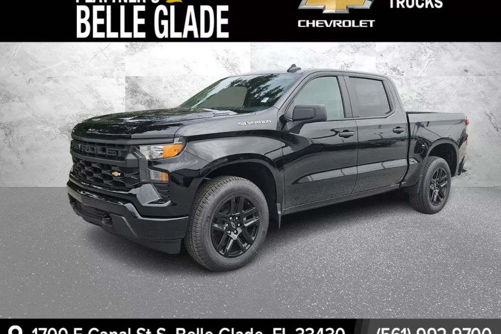 2025 Chevrolet Silverado 1500 Custom photo 1