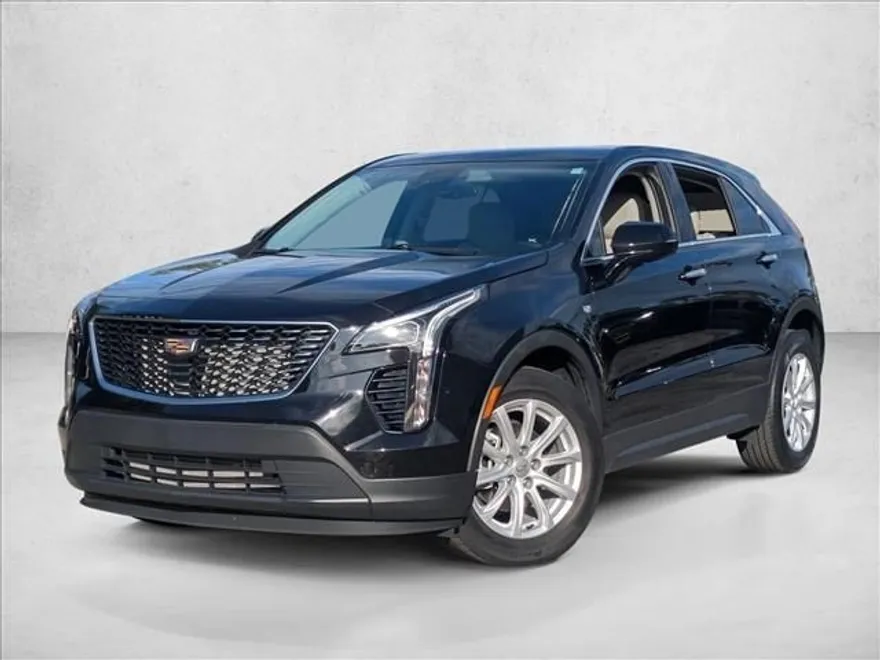 2023 Cadillac XT4 Luxury photo 1