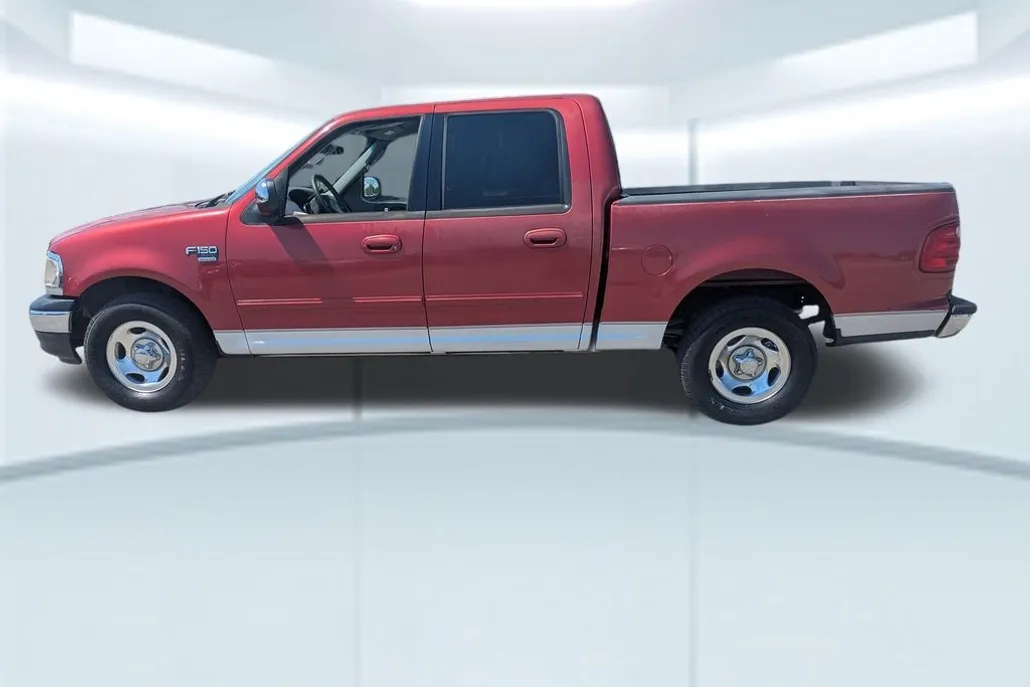 2002 Ford F-150 XLT photo 1