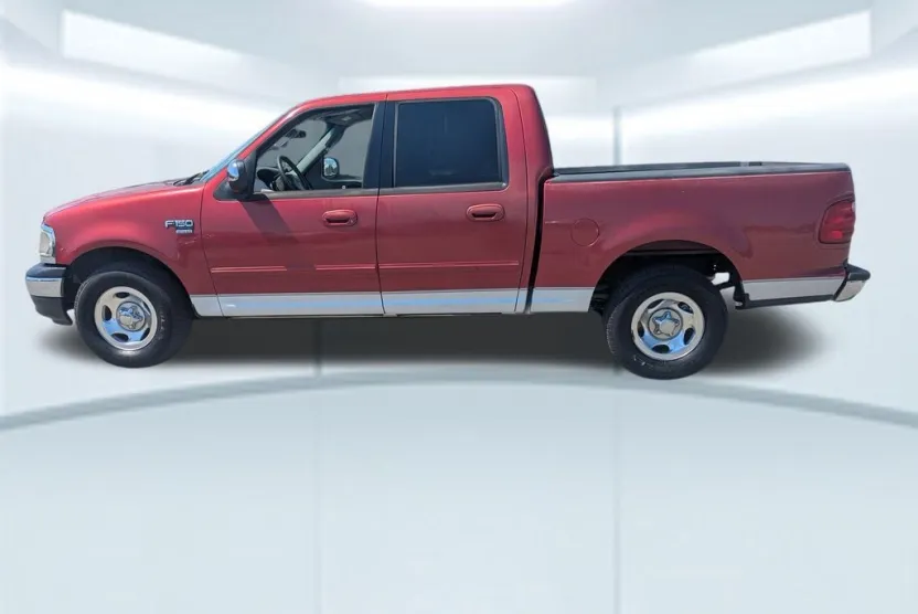 2002 Ford F-150 XLT photo 1
