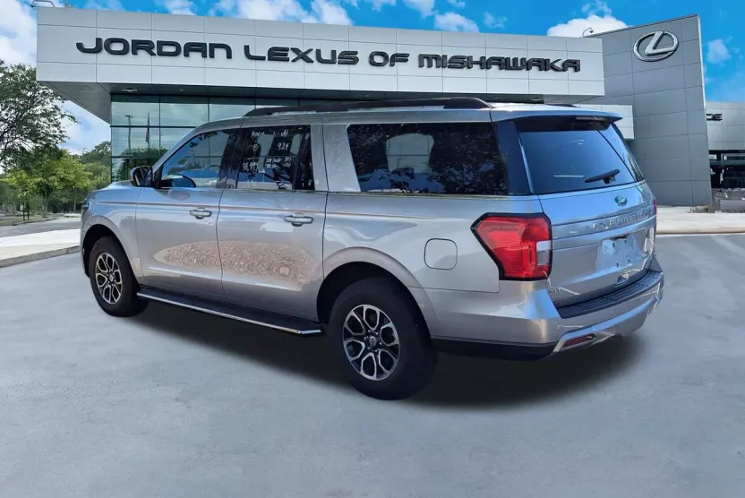 2023 Ford Expedition MAX XLT photo 1