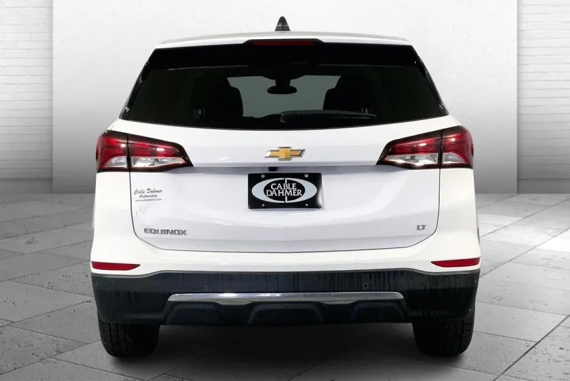 2022 Chevrolet Equinox LT photo 1