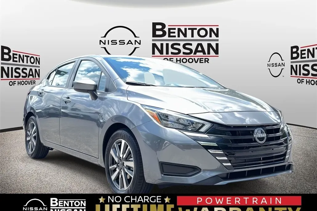 2025 Nissan Versa SV photo 1