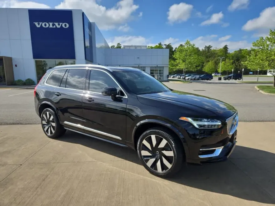2023 Volvo XC90 Recharge Ultimate photo 2