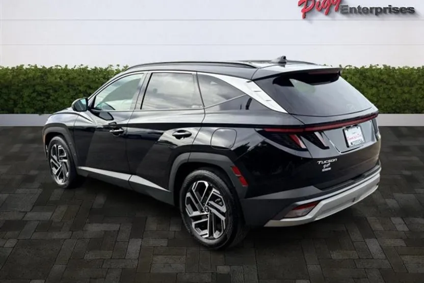 2025 Hyundai Tucson Limited photo 1