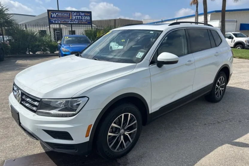 2019 Volkswagen Tiguan SEL R-Line photo 1