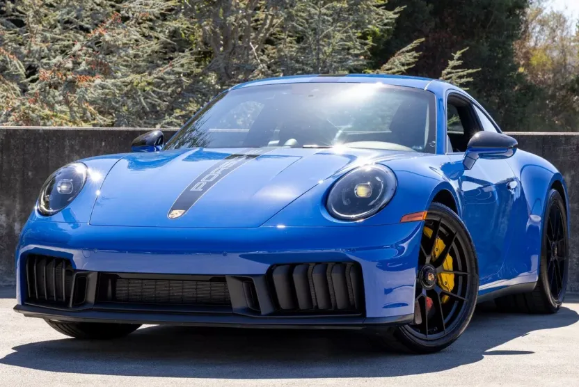 2025 Porsche 911 GTS photo 1