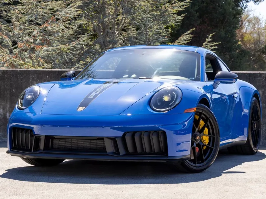 2025 Porsche 911 GTS photo 1