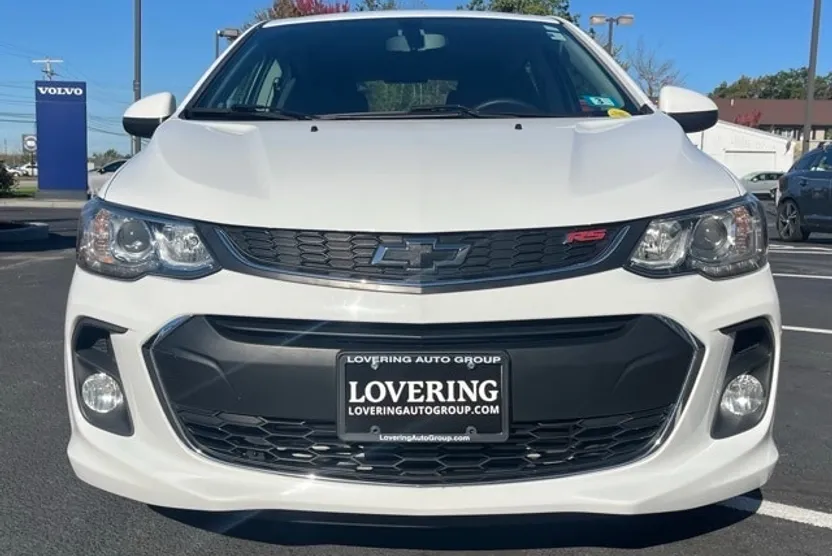 2018 Chevrolet Sonic LT photo 1