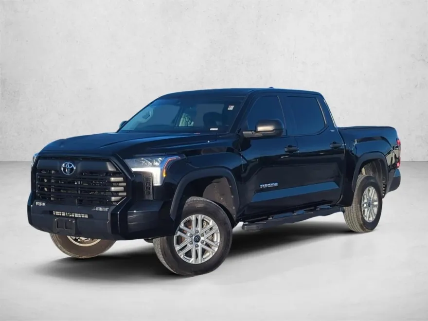 2024 Toyota Tundra SR5 CrewMax photo 1