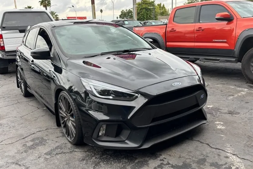 2017 Ford Focus RS photo 1