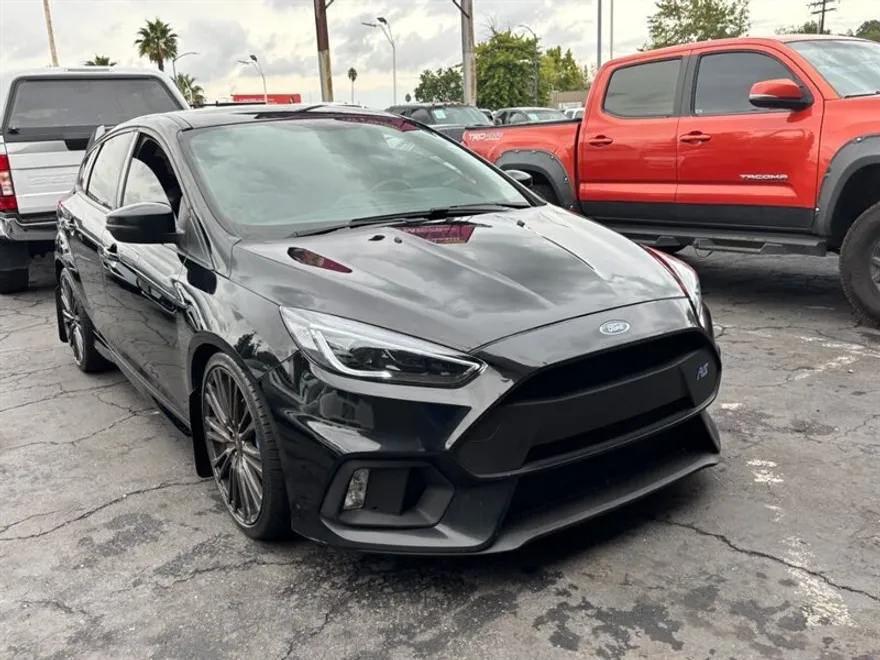 2017 Ford Focus RS photo 1