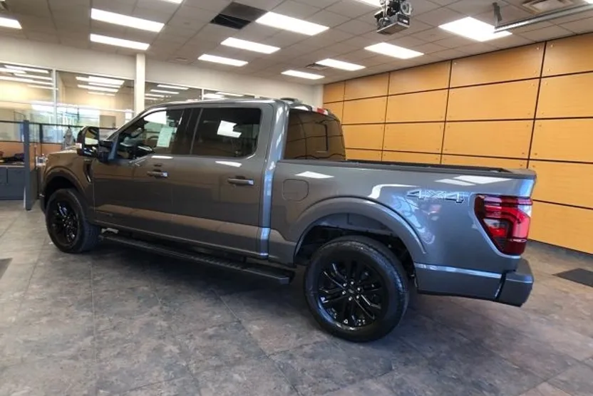 2025 Ford F-150 Lariat photo 1