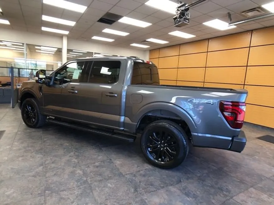 2025 Ford F-150 Lariat photo 1