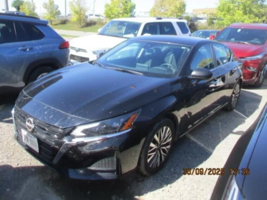 2024 Nissan Altima 2.5 SV photo 1