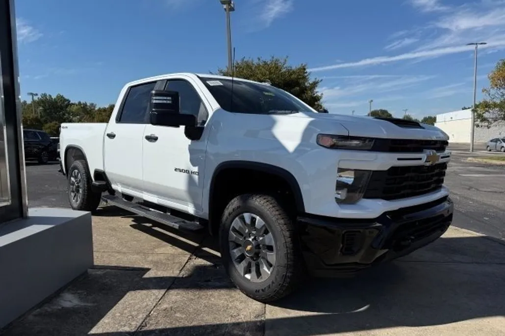 2026 Chevrolet Silverado 2500HD Custom photo 1