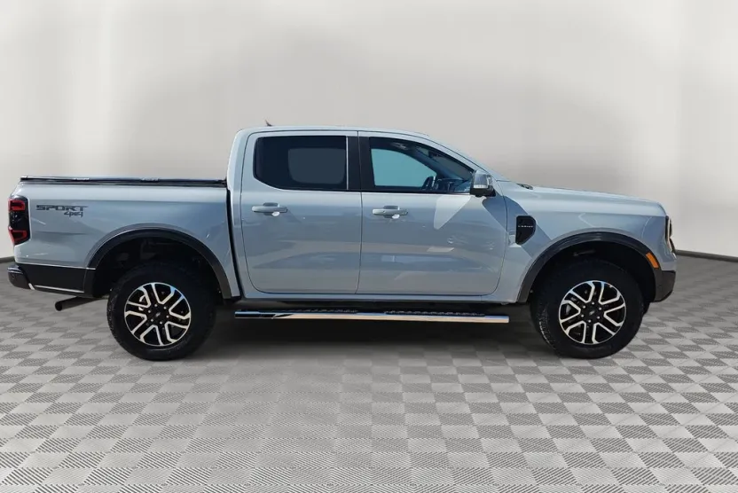 2024 Ford Ranger Lariat photo 1