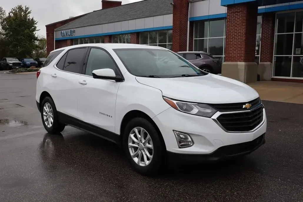 2019 Chevrolet Equinox LT photo 1