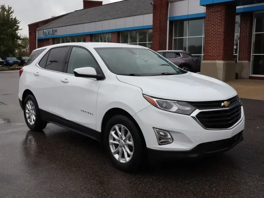 2019 Chevrolet Equinox LT photo 1