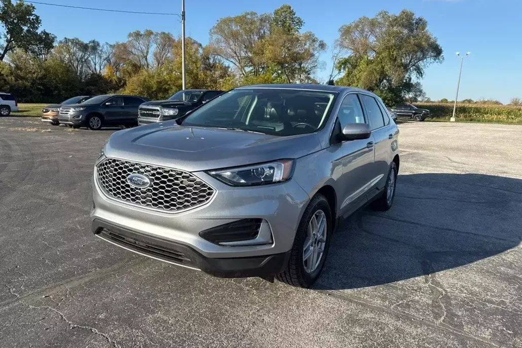 2024 Ford Edge SEL photo 1