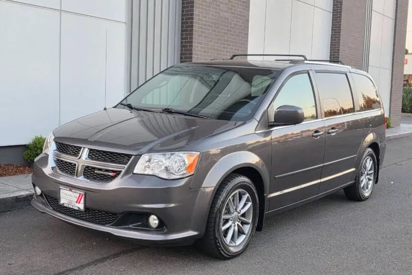 2015 Dodge Grand Caravan SE photo 1