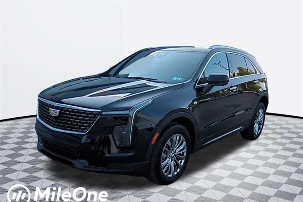 2025 Cadillac XT4 Premium Luxury photo 1