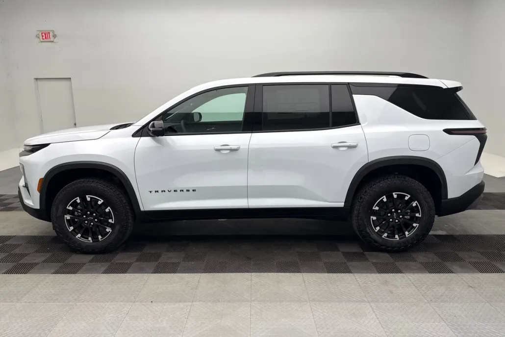 2026 Chevrolet Traverse Z71 photo 1