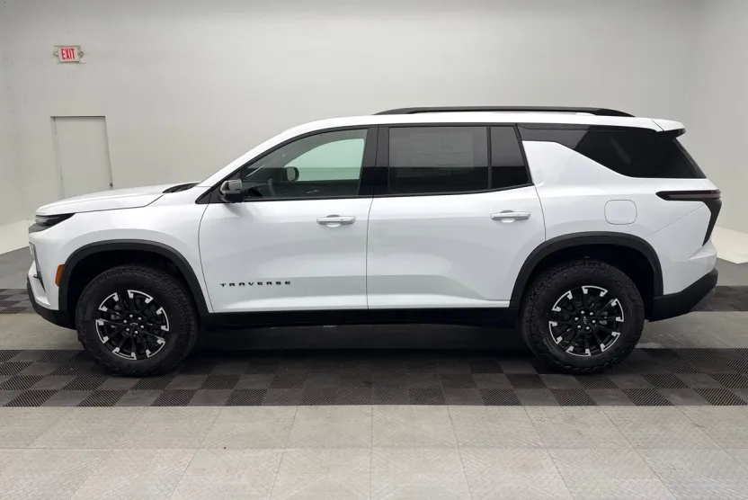 2026 Chevrolet Traverse Z71 photo 1