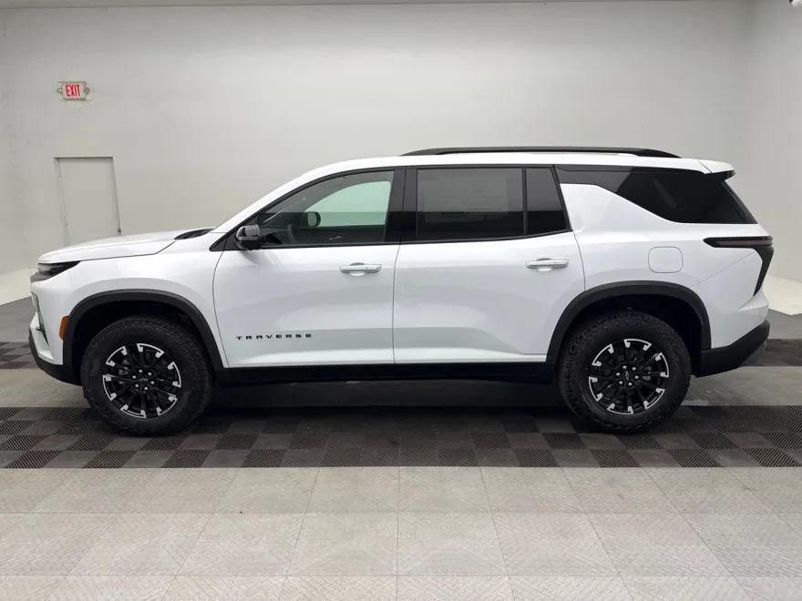 2026 Chevrolet Traverse Z71 photo 1