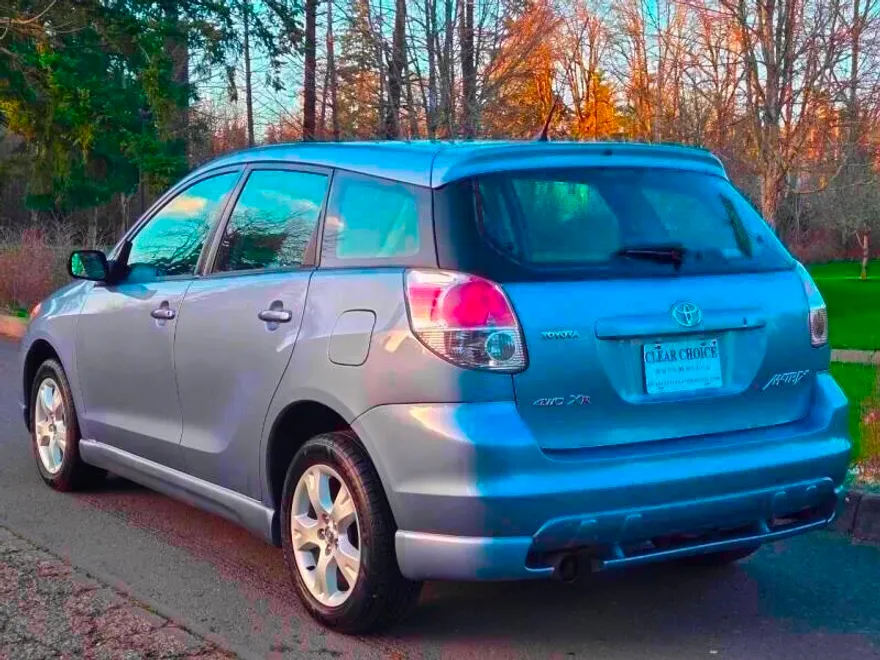 2006 Toyota Corolla Matrix L photo 1