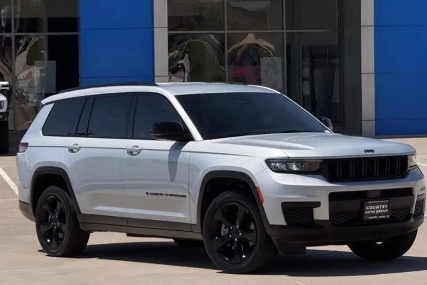 2023 Jeep Grand Cherokee Altitude photo 1