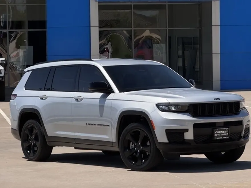 2023 Jeep Grand Cherokee Altitude photo 1