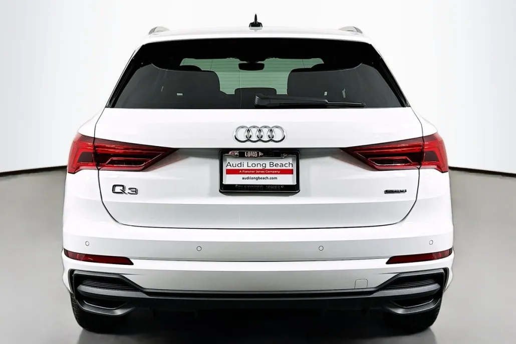2025 Audi Q3 S line Premium photo 1