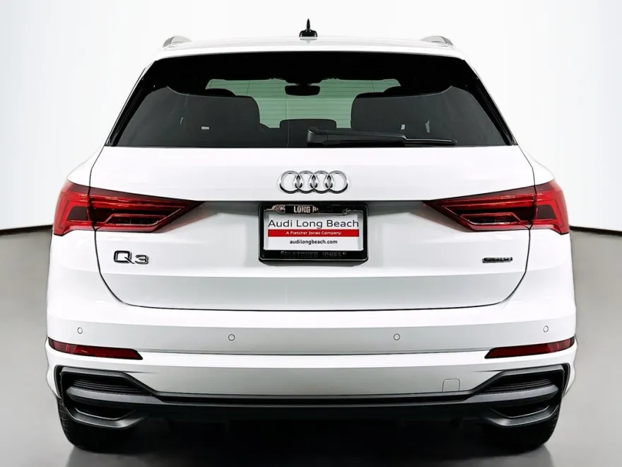 2025 Audi Q3 S line Premium photo 1