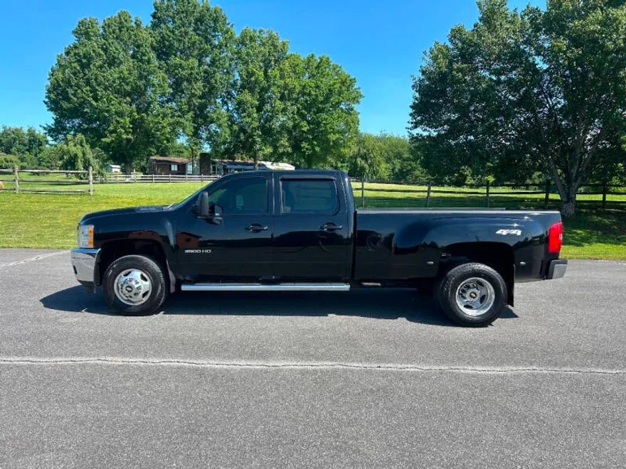 2013 Chevrolet Silverado 3500HD LTZ photo 1