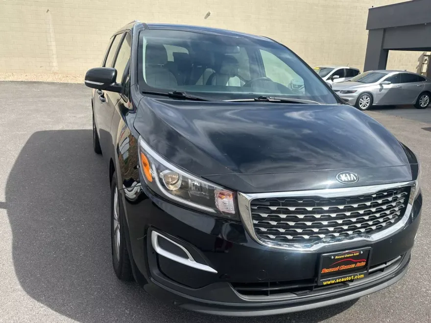 2021 Kia Sedona EX photo 1