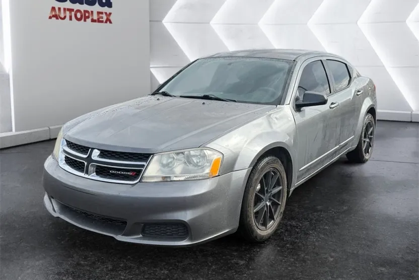 2012 Dodge Avenger SE photo 1