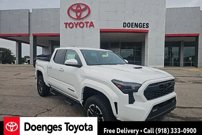 2025 Toyota Tacoma TRD Sport photo 1